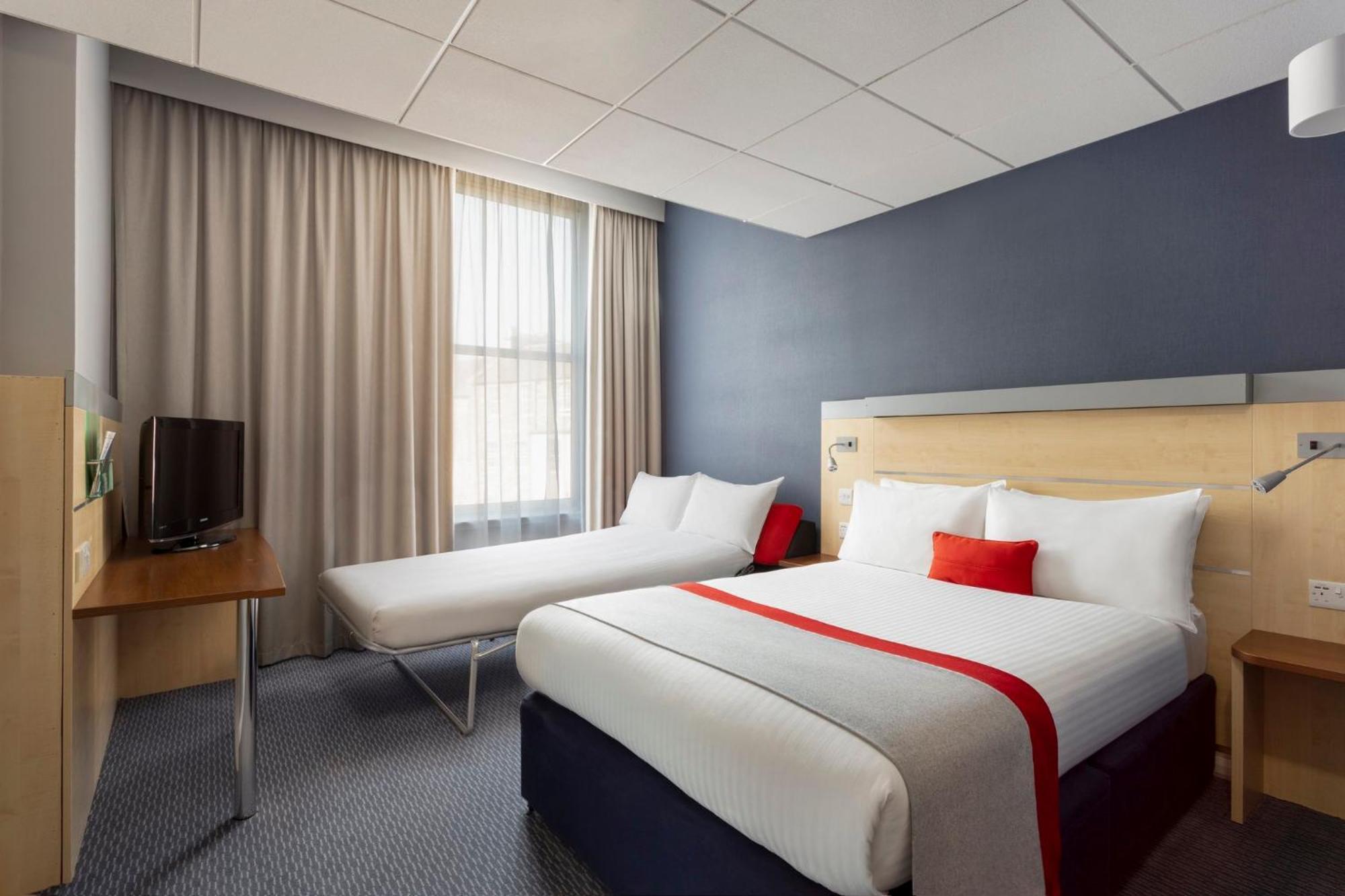Hotel Express Centre By Ihg 3*